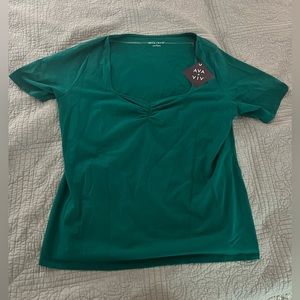 Ava & Viv 2x green t-shirt NWT